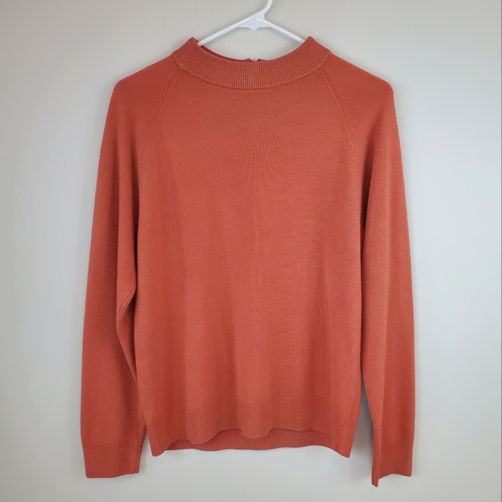 Carolyn Taylor Size M Orange Lightweight Long Sleeve Sweater